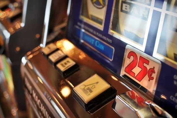 Virtual Sports match interface on cafe777 platform showing live scoreboard and team ratings